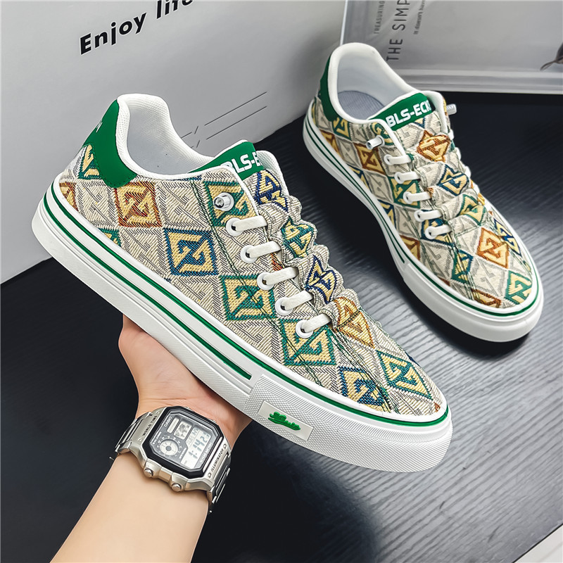 Men's Lightweight Casual Sneakers Breathable Heart-Shape Sports Canvas Shoes New Style Fashion Trend Lace-Up Walking Shoes